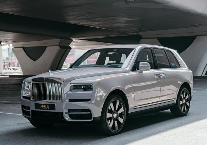 Rolls Royce Cullinan Rent in Dubai